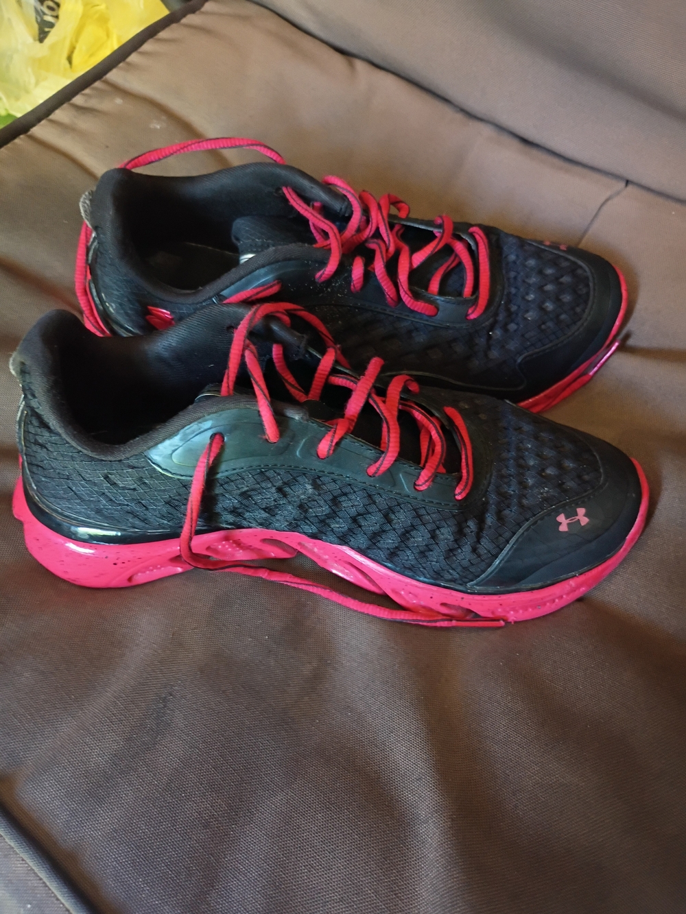 Under Armour Women's Black and Red Training Shoes